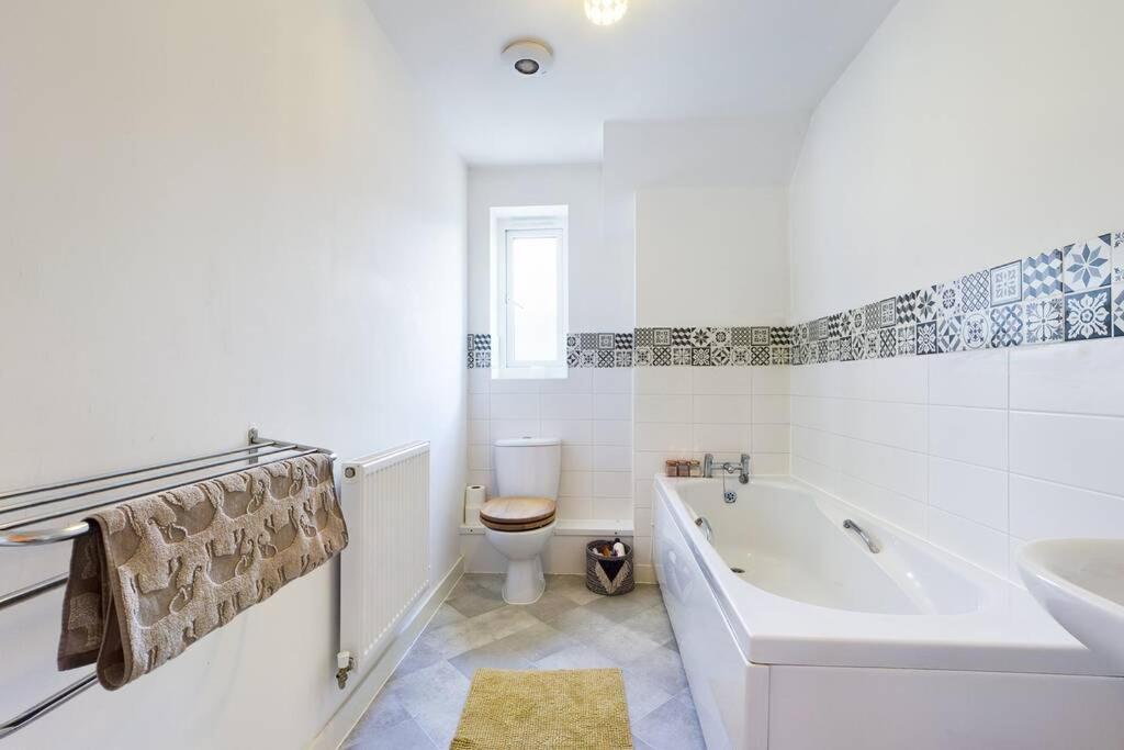 סוואנסי Chic City Centre Apartment With Allocated Parking מראה חיצוני תמונה