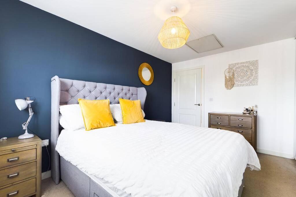 סוואנסי Chic City Centre Apartment With Allocated Parking מראה חיצוני תמונה