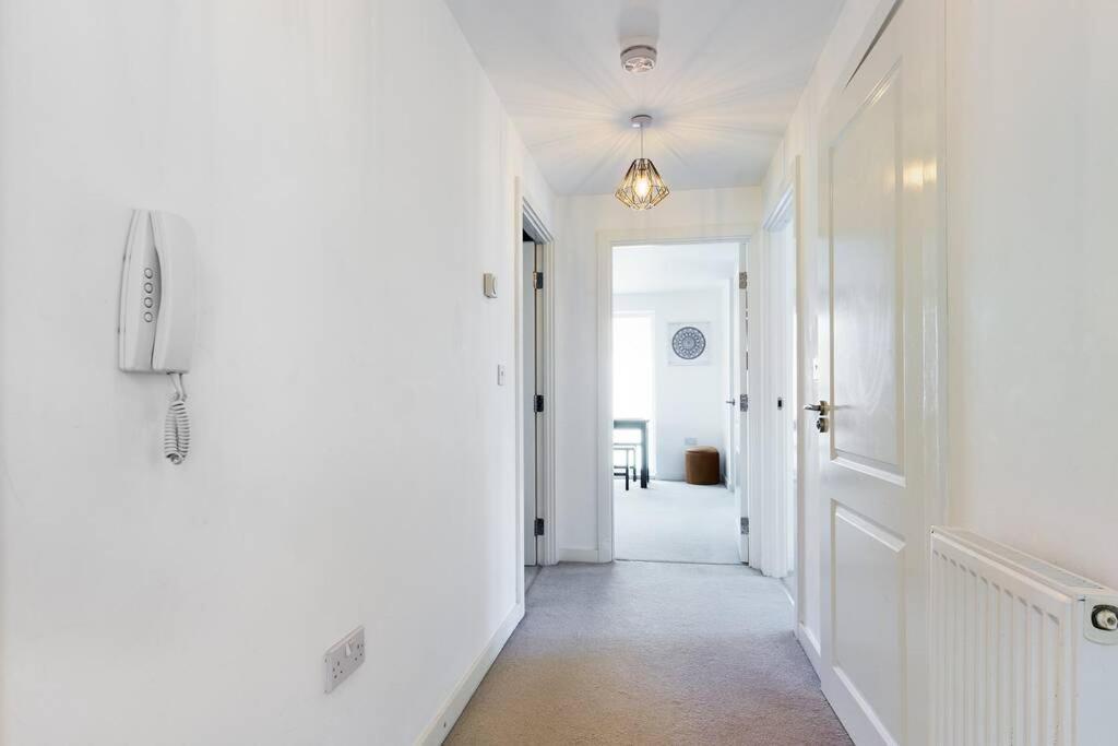 סוואנסי Chic City Centre Apartment With Allocated Parking מראה חיצוני תמונה