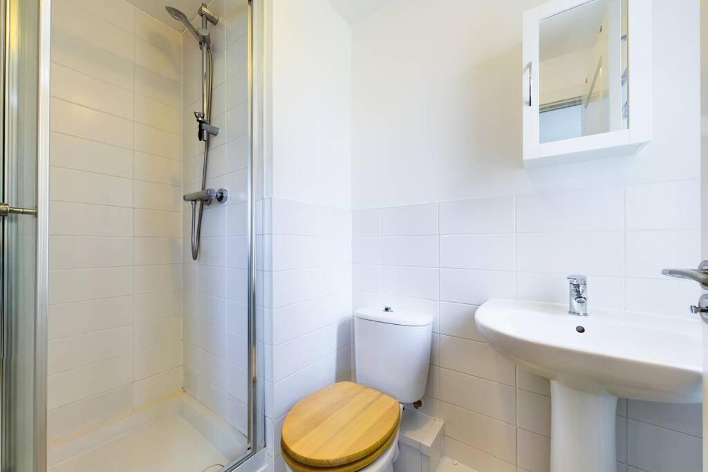 סוואנסי Chic City Centre Apartment With Allocated Parking מראה חיצוני תמונה