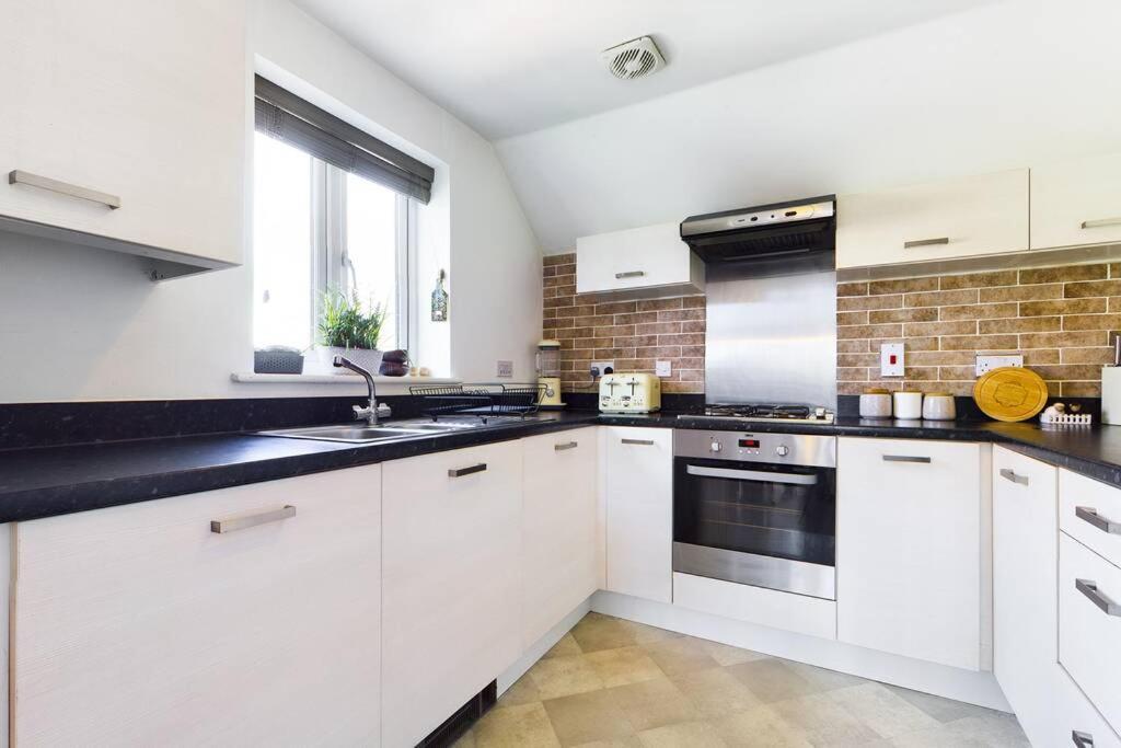 סוואנסי Chic City Centre Apartment With Allocated Parking מראה חיצוני תמונה
