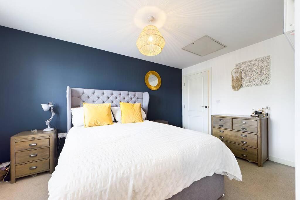 סוואנסי Chic City Centre Apartment With Allocated Parking מראה חיצוני תמונה